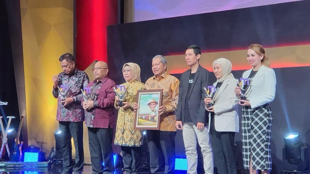 Gubernur Raih Penghargaan Merdeka Award 2024 Berkat Terobosannya untuk Kemandirian Pangan